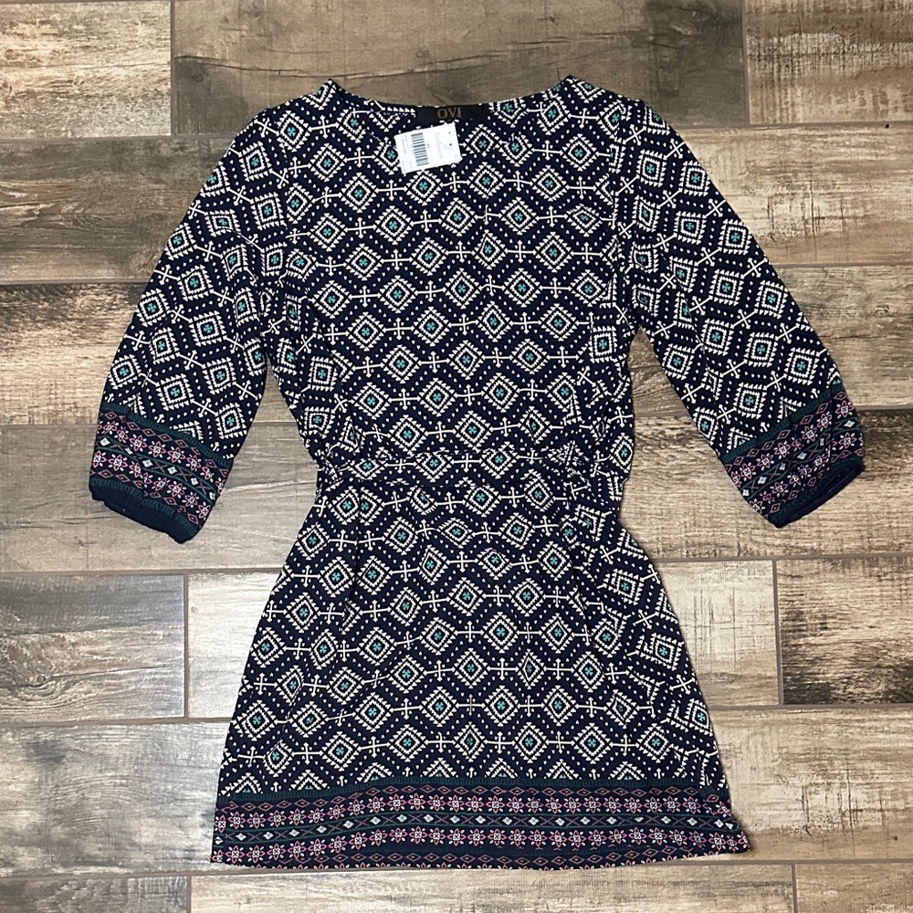 Ovi Navy and Teal Geometric Top